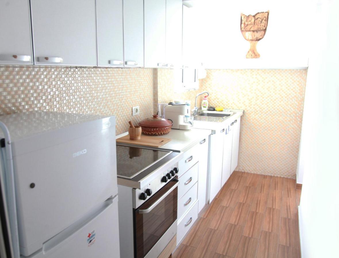 Cozy Central Apartment Tirana Bagian luar foto
