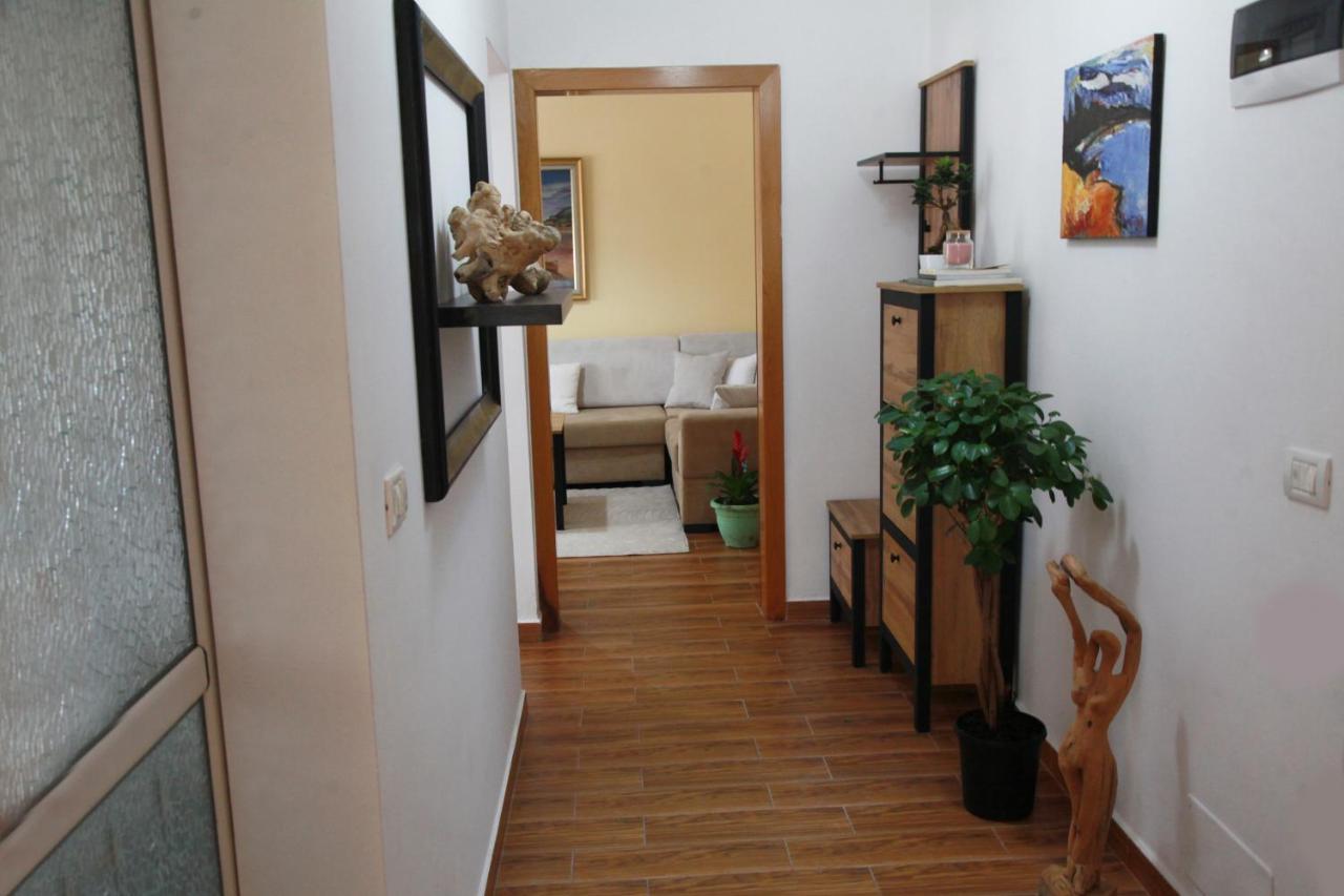 Cozy Central Apartment Tirana Bagian luar foto