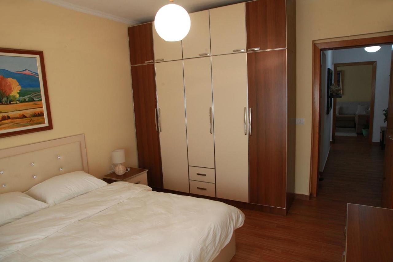 Cozy Central Apartment Tirana Bagian luar foto