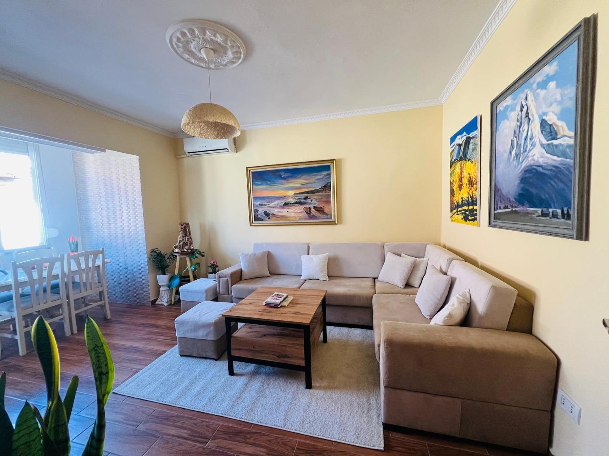 Cozy Central Apartment Tirana Bagian luar foto