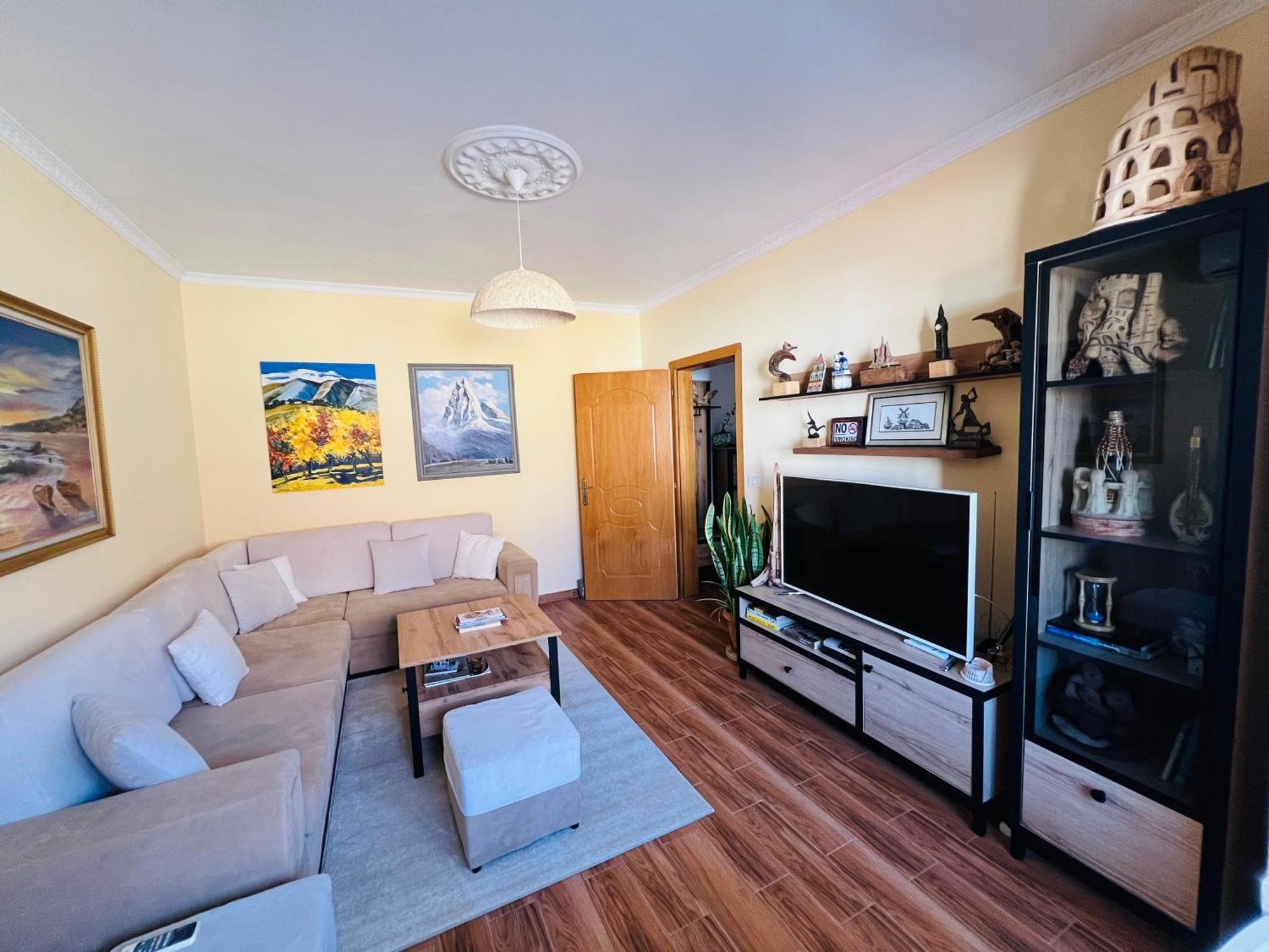 Cozy Central Apartment Tirana Bagian luar foto