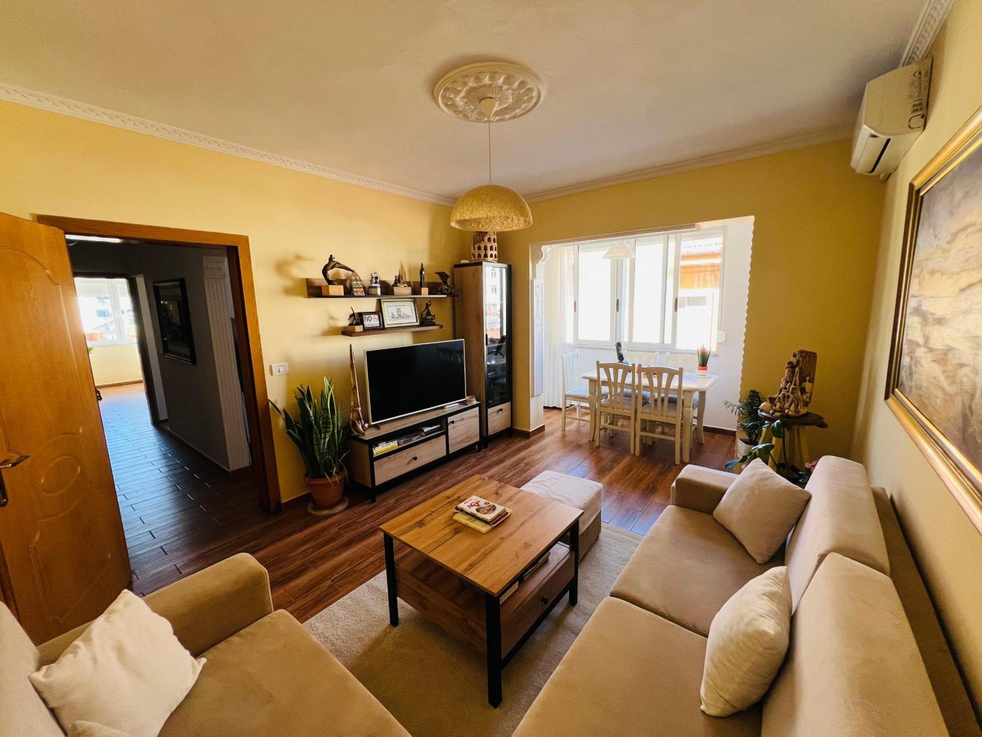 Cozy Central Apartment Tirana Bagian luar foto